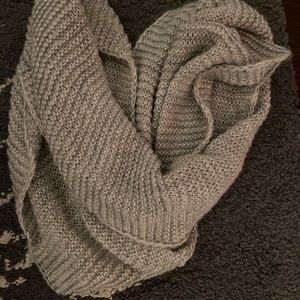 Knitted infinity scarf